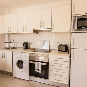  Apartment Gracioseros 118 & 202
