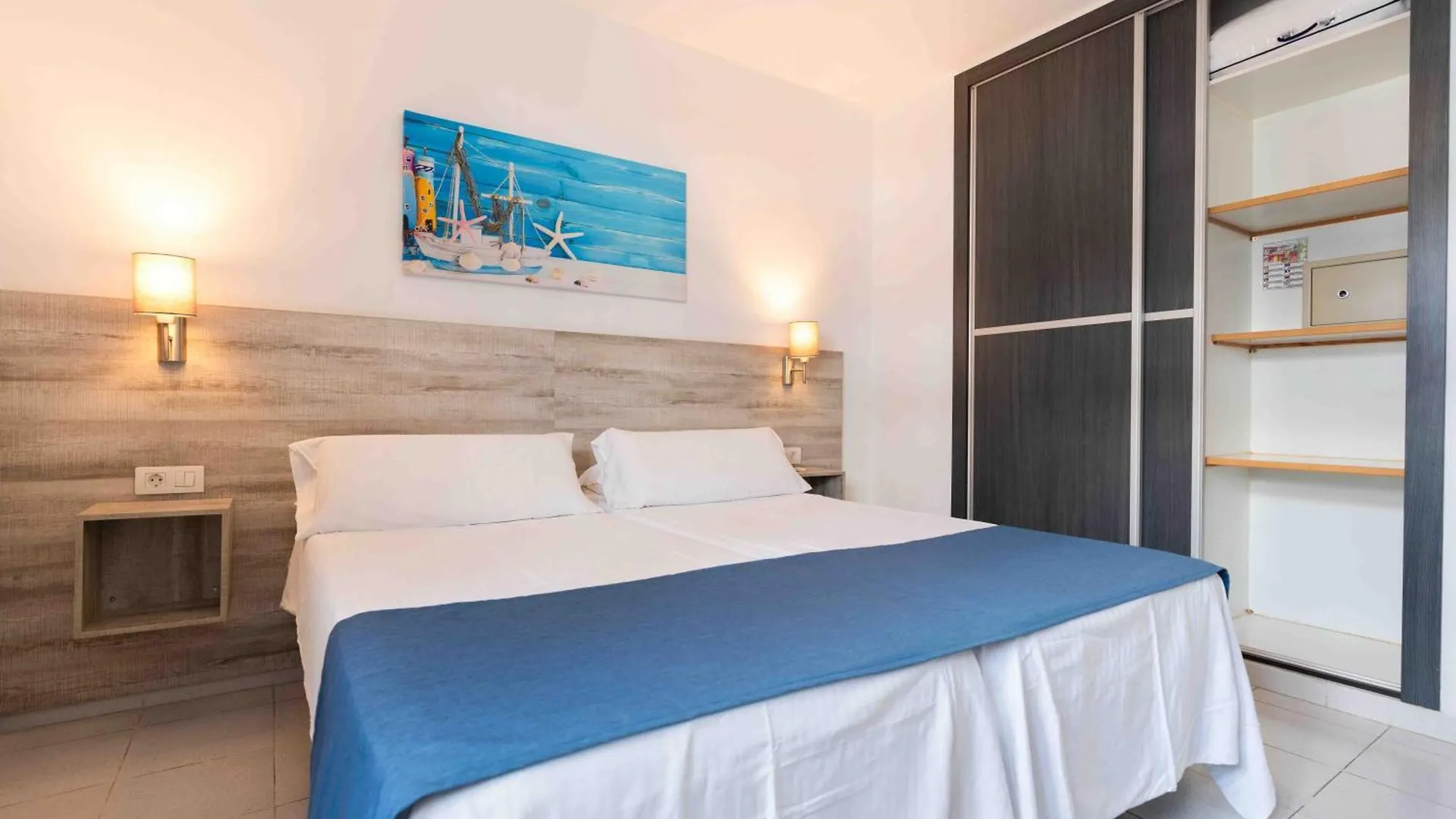 Apartment Apartamentos Jable Bermudas Puerto del Carmen  Spain